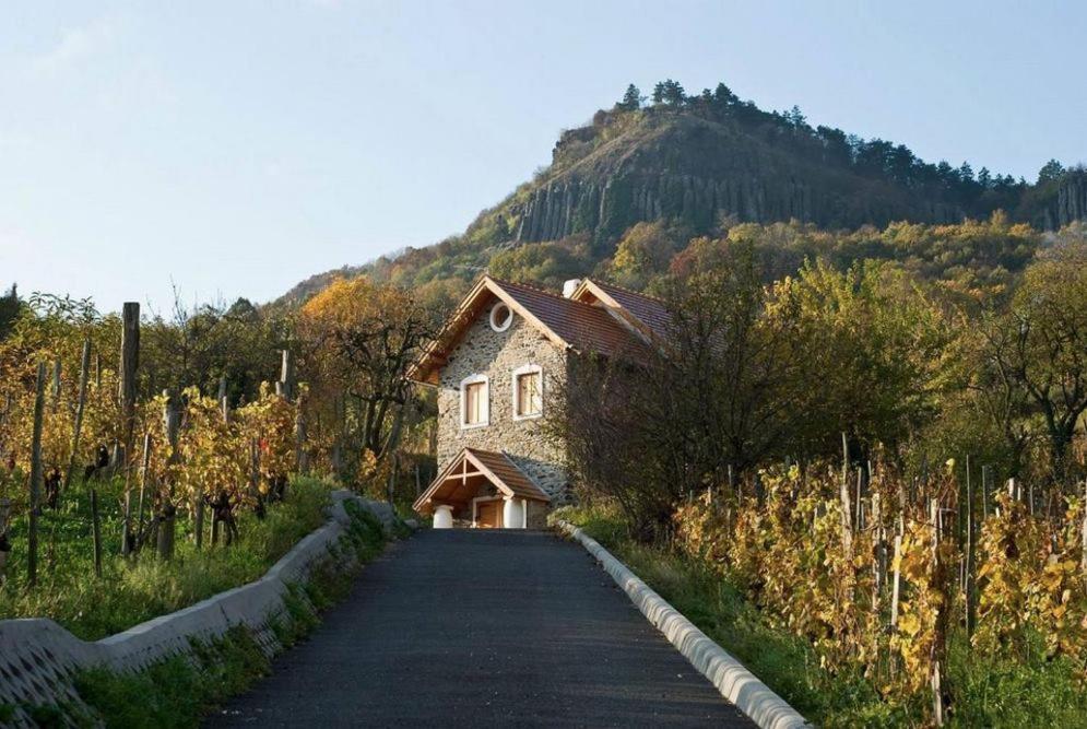 Sárkányles Vendégház Kisapati Esterno foto